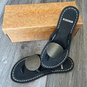 Bernardo Mardi DVC Cocoa Flip Flops Sandals Women's Size 7